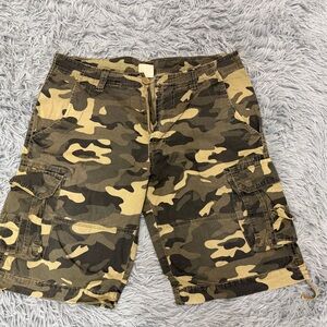 Hollister Men's Camouflage Cargo Shorts